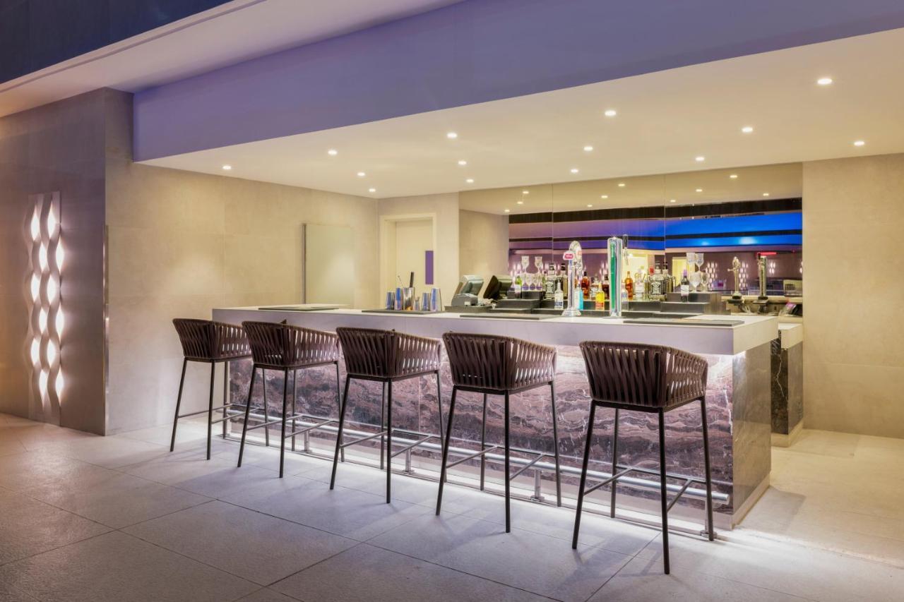 ホテル クラウン プラザ ドーハ ザ ビジネス パーク エクステリア 写真 The bar at the Sky Bar