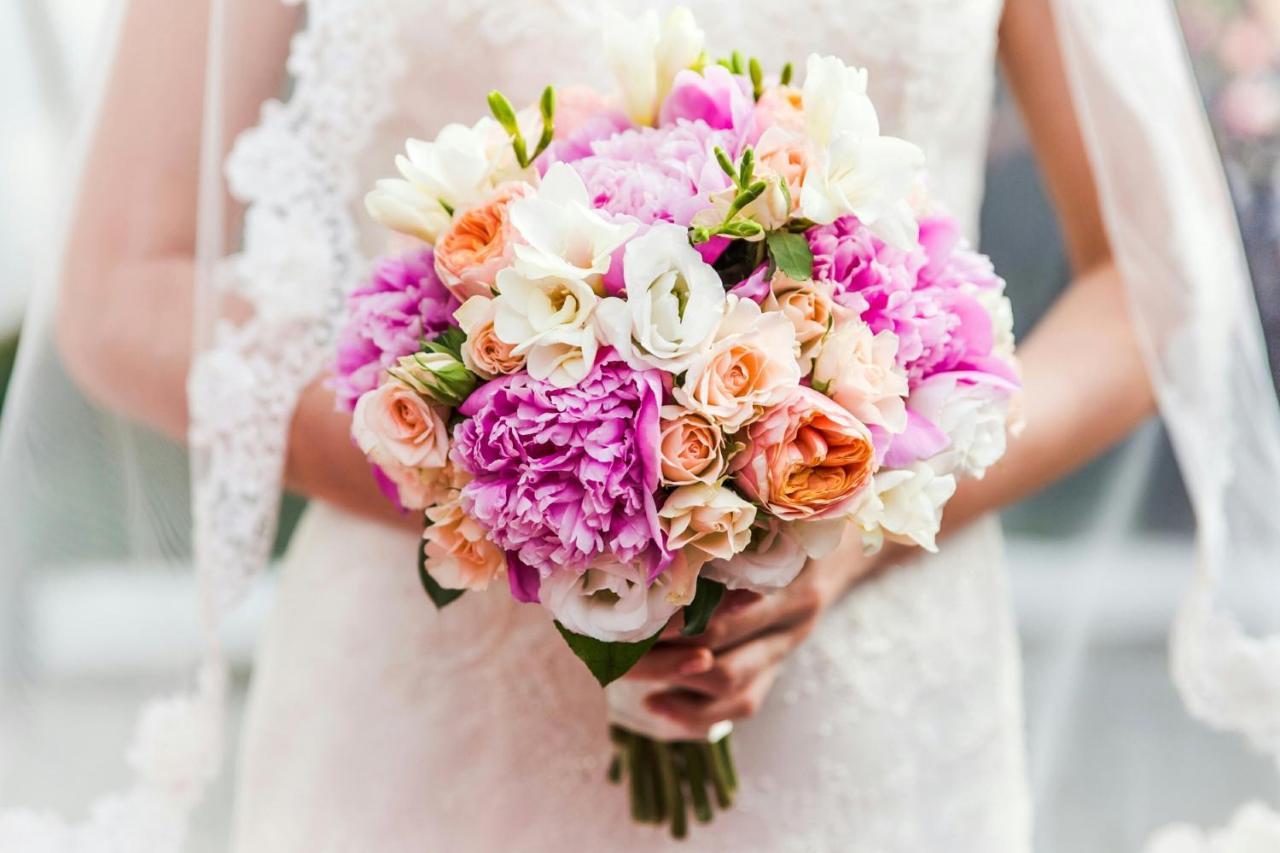 ホテル クラウン プラザ ドーハ ザ ビジネス パーク エクステリア 写真 A bridal bouquet