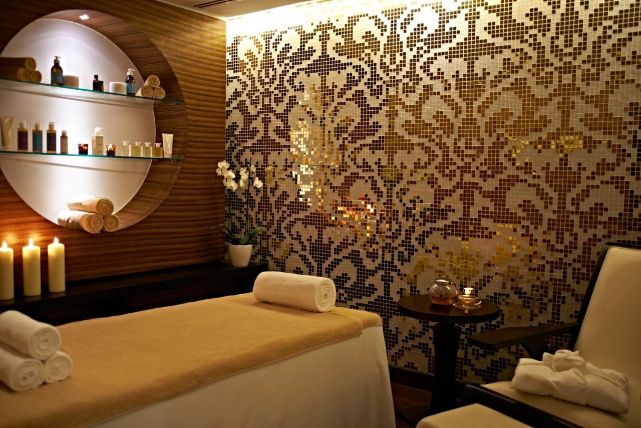 ホテル クラウン プラザ ドーハ ザ ビジネス パーク エクステリア 写真 A spa treatment room